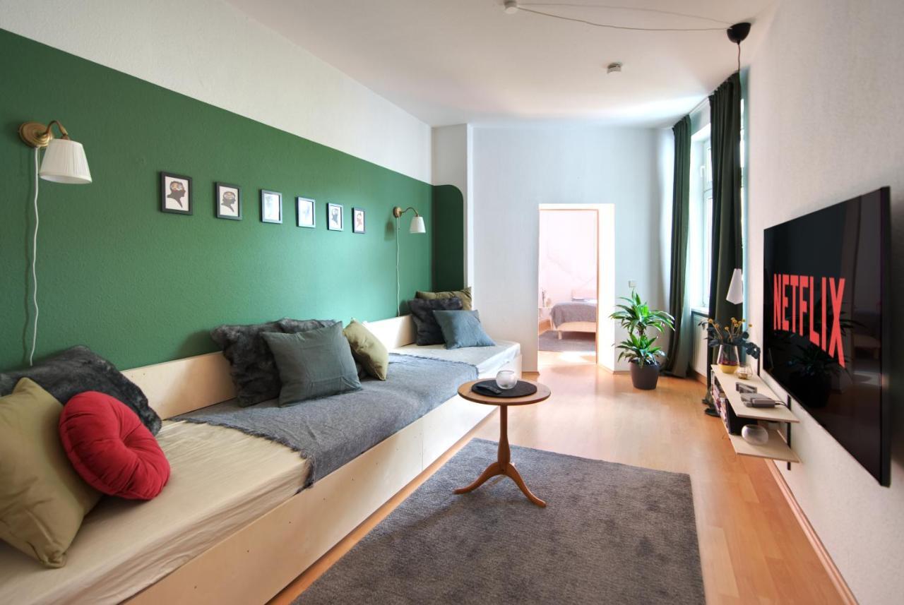 Halle  Vonbehling Boutique Apartment Mit 65Zoll Tv Und Designerstuecken מראה חיצוני תמונה