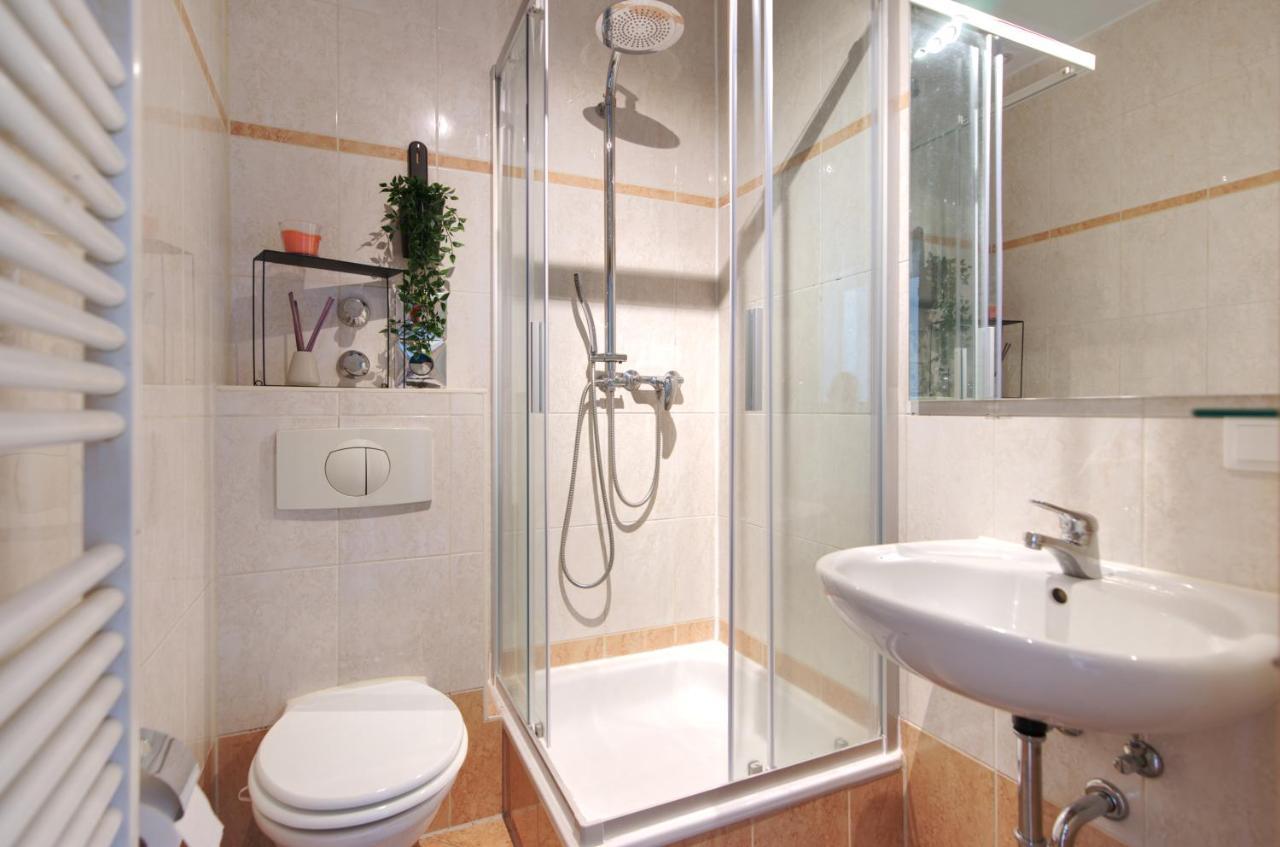 Halle  Vonbehling Boutique Apartment Mit 65Zoll Tv Und Designerstuecken מראה חיצוני תמונה
