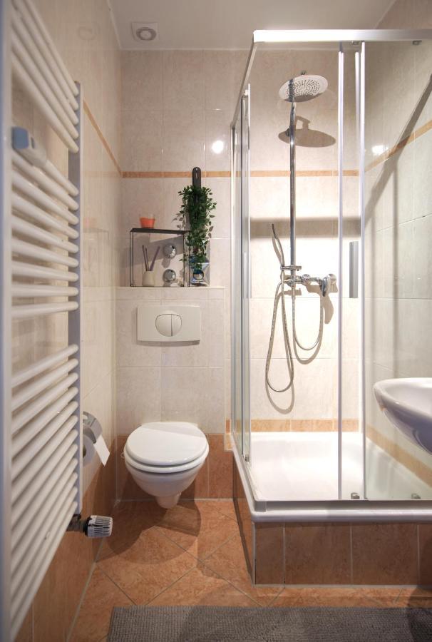 Halle  Vonbehling Boutique Apartment Mit 65Zoll Tv Und Designerstuecken מראה חיצוני תמונה